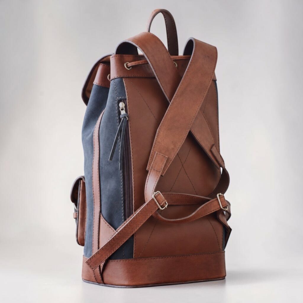 GABI Anthracite vu de dos, poche arrière zippée