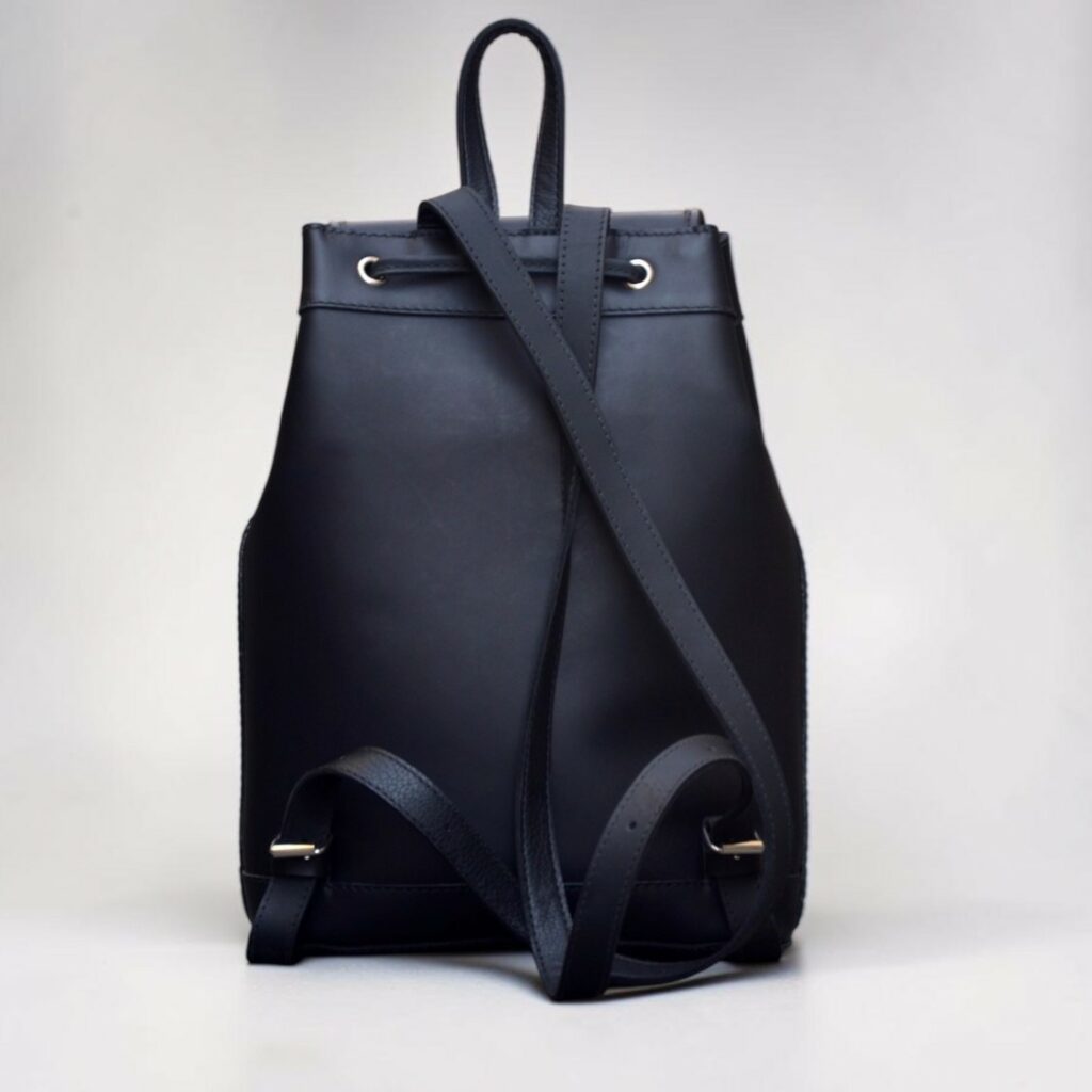 LOU Cuir Noir : dos et bretelles réglables